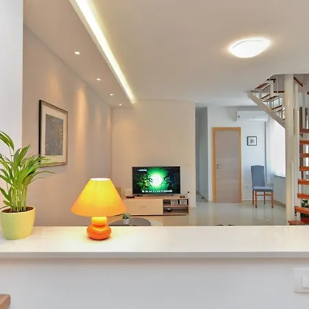 Fuer 5 Personen Ca 80 Qm In Pula, Istrien Istrische Riviera Apartment *