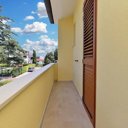 Fuer 5 Personen Ca 80 Qm In Pula, Istrien Istrische Riviera Apartment *